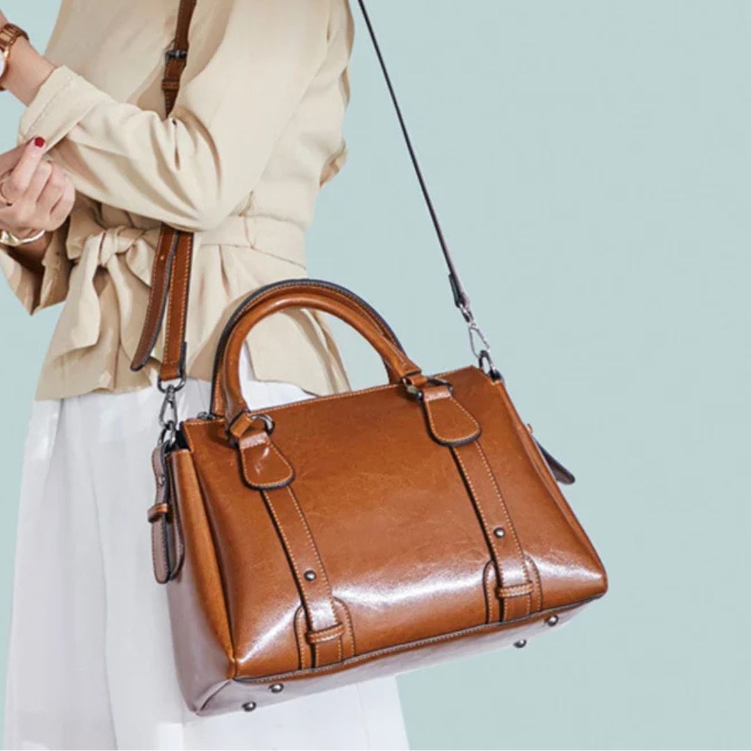 Emma Ida | Glossy Shoulder Bag