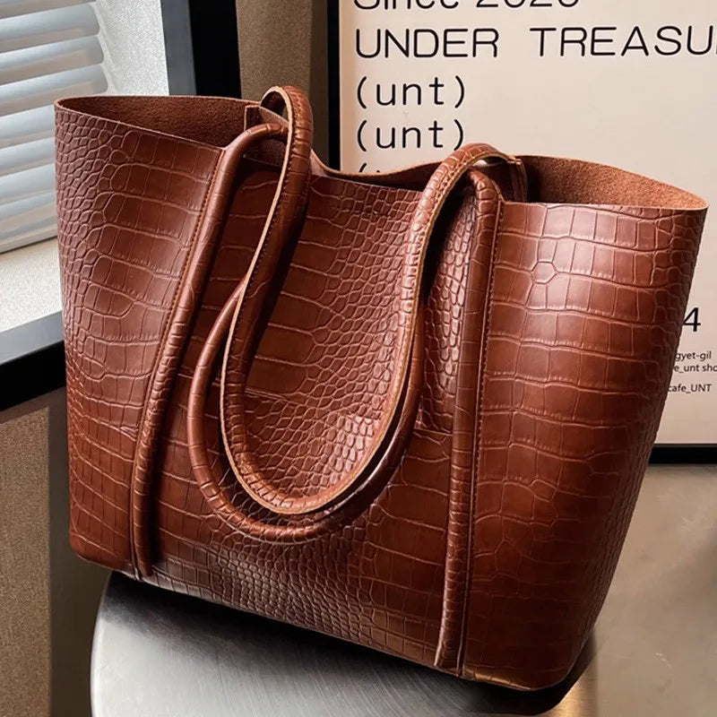 Hannah Paula | Refined Shoulder Bag