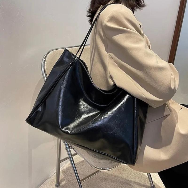 Lena Paula | Glossy Leather Bag