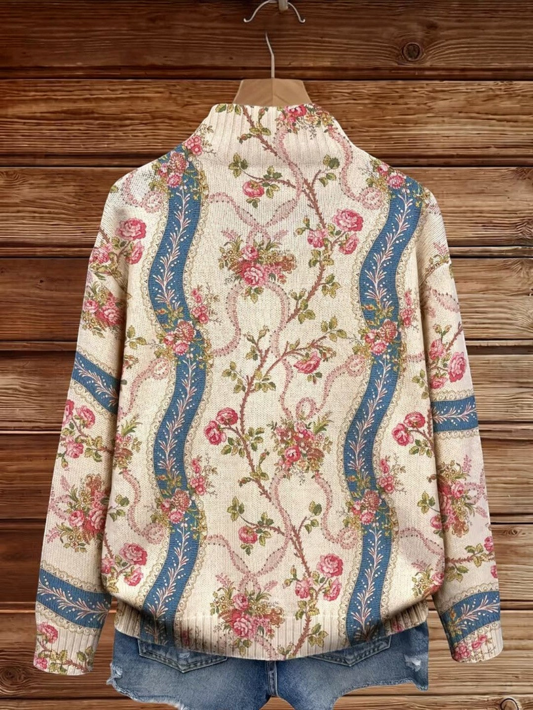 Sabine | Cardigan with Rose Vine Pattern